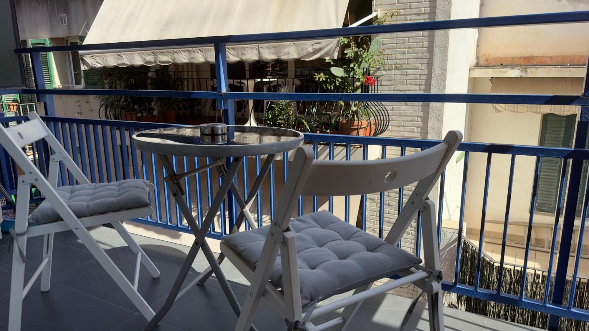 Sunny Flat In 30 Seconds To Beach, Balcony & Sea Views! *